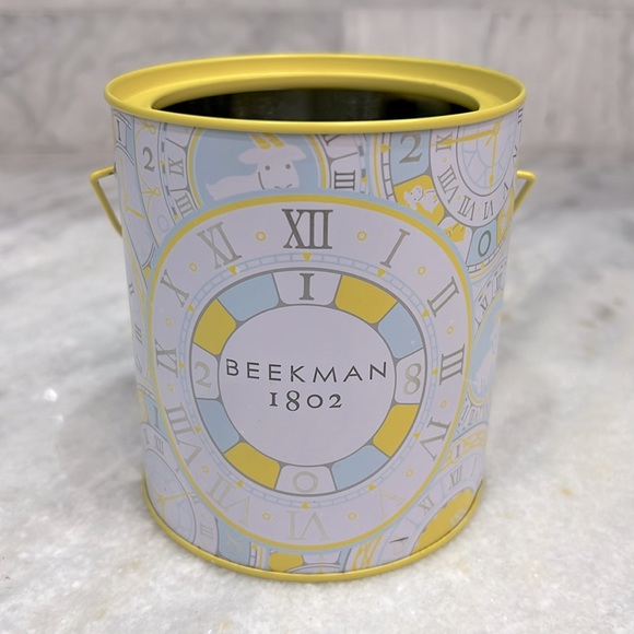 BEEKMAN 1802 Make Time for Kindness Collector’s Tin Pail with Key Chain - Picture 4 of 7